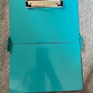 Foldable clipboard